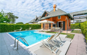 Gorgeous Home In Albarella Ro With Kitchen Albarella Isola